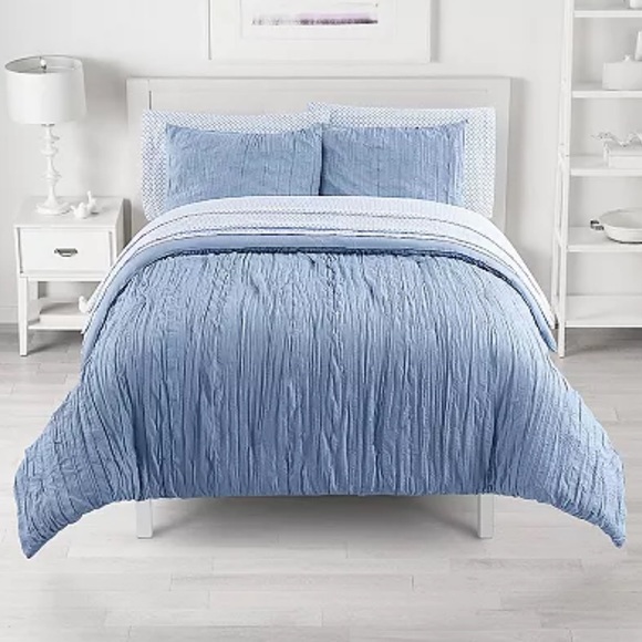 The Big One Bedding Kohls The Big One Blue Crinkle Queen Comforter
